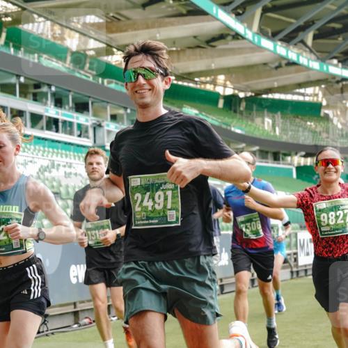 13.09.2026 - 21. swb-Marathon Bremen Michael Burmester http://msf.ph/oto/10428444 13.09.2026 13:02:56 Laufen im Stadion 150, 488, 531, 596, 722, 725, 762, 930, 936, 940, 946, 1006, 1014, 1067, 1163, 1250, 1436, 1458, 1460, 1611, 1771, 2033, 2047, 2062, 2223, 2276, 2292, 2345, 2364, 2378, 2421, 2434, 2513, 2625, 2638, 2666, 2668, 2779, 2900, 2934, 2977, 2987, 3013, 3044, 3114, 3135, 3163, 3164, 3187, 3248, 3258, 3294, 3334, 3360, 3392, 3402, 3460, 3496, 3510, 3527, 3576, 3585, 3597, 3603, 3618, 3667, 3721, 3806, 3846, 3852, 3859, 3893, 3938, 3970, 3983, 4000, 4077, 4133, 4506, 4558 meine-sportfotos.de