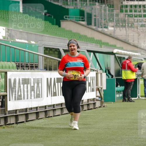 13.09.2026 - 21. swb-Marathon Bremen Michael Burmester http://msf.ph/oto/10428446 13.09.2026 10:54:04 Laufen im Stadion 10317, 12163, 12416, 10533, 10534, 10573, 10627, 10667, 10710, 11031, 11266, 11352, 11496, 11712, 11780, 11807, 12377, 12408, 12440, 12535 meine-sportfotos.de