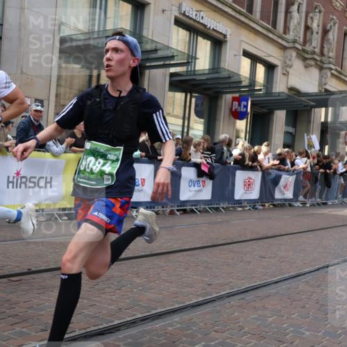 13.09.2026 - 21. swb-Marathon Bremen Strokosch-Dieckow http://msf.ph/oto/10428450 13.09.2026 13:08:20 Ziel 339, 715, 3110, 3276, 4033, 4082, 4888, 5377, 5424, 6842, 7064, 7121, 8555, 9084, 9240, 9411, 9702, 678, 1335, 1696, 2098, 2266, 2844, 3808, 4247, 5594, 6692, 8655, 9582, 13091 meine-sportfotos.de