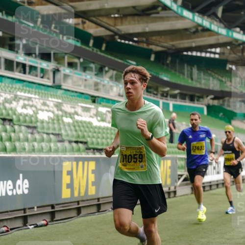 13.09.2026 - 21. swb-Marathon Bremen Michael Burmester http://msf.ph/oto/10428455 13.09.2026 10:19:41 Laufen im Stadion 10261, 10366, 10475, 10994, 11176, 11197, 11418, 11481, 11512, 11652, 12358, 12413, 13505, 13530, 13533, 13534, 13536, 13540, 13541, 13543, 13550, 13558, 13560, 13564, 13573, 13581, 13582, 13588, 13590, 13599, 13601, 13605, 13610, 13618, 13619, 13622, 13632, 13633, 13638, 13639, 13643, 10597, 12272, 13501, 13510, 13515, 13517, 13525, 13542, 13547, 13567, 13579, 13623, 13627, 13635 meine-sportfotos.de
