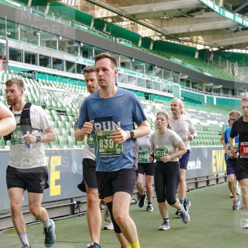 13.09.2026 - 21. swb-Marathon Bremen Michael Burmester http://msf.ph/oto/10428477 13.09.2026 13:26:26 Laufen im Stadion 186, 202, 213, 364, 390, 530, 543, 645, 815, 818, 833, 966, 1077, 1283, 1410, 1443, 1459, 1473, 1487, 1504, 1530, 1561, 1618, 1700, 1744, 1828, 1830, 1953, 2058, 2059, 2271, 2273, 2298, 2308, 2309, 2354, 2382, 2384, 2388, 2404, 2428, 2506, 2507, 2508, 2542, 2558, 2576, 2582, 2591, 2592, 2656, 2675, 2748, 2752, 2762, 2817, 2833, 2875, 2878, 2896, 2965, 2970, 2981, 3005, 3047, 3050, 3062, 3084, 3097, 3142, 3172, 3259, 3329, 3359, 3390, 3433, 3540, 3629, 3756 meine-sportfotos.de