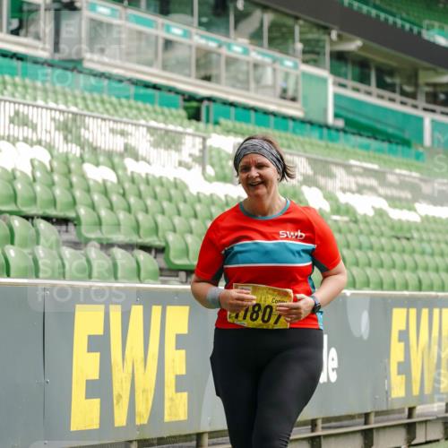 13.09.2026 - 21. swb-Marathon Bremen Michael Burmester http://msf.ph/oto/10428479 13.09.2026 10:54:10 Laufen im Stadion 12163, 12416, 10533, 10534, 10573, 10627, 10650, 10667, 10710, 11031, 11195, 11266, 11352, 11496, 11780, 11807, 12377, 12408, 12440, 12535 meine-sportfotos.de
