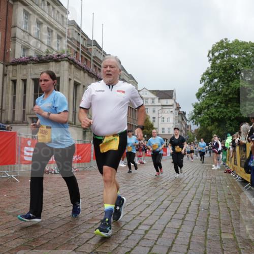 13.09.2026 - Kiel Lauf Yannick Fuchs http://msf.ph/oto/10428490 13.09.2026 11:08:28 Ziel 834, 1067, 2235, 2575, 3536, 3798, 5418, 5856, 6061, 6185, 6360, 6626, 7667, 121, 755, 1951, 2120, 2136, 3397, 3828, 4297, 4949, 5833, 6401, 7108, 7123, 7254, 8019, 10525, 10702, 12379, 24, 25, 1170, 2250, 2951, 4709, 6576, 6662, 9162, 9800, 10645, 10647, 11442, 94, 311, 656, 2136, 3828, 3986, 6404, 9952, 11407, 12013, 12379, 12730 meine-sportfotos.de