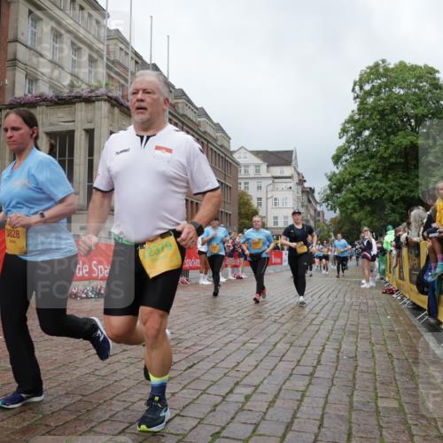 13.09.2026 - Kiel Lauf Yannick Fuchs http://msf.ph/oto/10428493 13.09.2026 11:08:28 Ziel 834, 1067, 2235, 2575, 3536, 3798, 5418, 5856, 6061, 6185, 6360, 6626, 7667, 121, 755, 1951, 2120, 2136, 3397, 3828, 4297, 4949, 5833, 6401, 7108, 7123, 7254, 8019, 10525, 10702, 12379, 24, 25, 1170, 2250, 2951, 4709, 6576, 6662, 9162, 9800, 10645, 10647, 11442, 94, 311, 656, 2136, 3828, 3986, 6404, 9952, 11407, 12013, 12379, 12730 meine-sportfotos.de