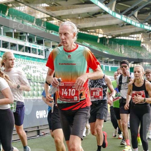 13.09.2026 - 21. swb-Marathon Bremen Michael Burmester http://msf.ph/oto/10428531 13.09.2026 13:26:28 Laufen im Stadion 186, 202, 364, 390, 530, 543, 645, 815, 818, 833, 966, 1077, 1283, 1410, 1443, 1459, 1473, 1487, 1504, 1530, 1561, 1618, 1700, 1744, 1828, 1830, 1953, 2058, 2059, 2271, 2273, 2298, 2308, 2309, 2354, 2382, 2384, 2388, 2404, 2428, 2506, 2507, 2508, 2542, 2558, 2576, 2582, 2591, 2592, 2656, 2675, 2748, 2752, 2762, 2817, 2875, 2878, 2896, 2965, 2970, 2981, 3005, 3047, 3050, 3062, 3084, 3097, 3142, 3172, 3184, 3259, 3329, 3359, 3390, 3433, 3540, 3629, 3756 meine-sportfotos.de