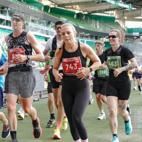 13.09.2026 - 21. swb-Marathon Bremen Michael Burmester http://msf.ph/oto/10428578 13.09.2026 13:26:29 Laufen im Stadion 186, 202, 364, 390, 530, 543, 645, 815, 818, 833, 966, 1077, 1283, 1410, 1443, 1459, 1473, 1487, 1504, 1530, 1561, 1618, 1700, 1744, 1828, 1830, 1953, 2058, 2059, 2271, 2273, 2298, 2308, 2309, 2354, 2382, 2384, 2388, 2404, 2428, 2506, 2507, 2508, 2542, 2558, 2576, 2582, 2591, 2592, 2656, 2675, 2748, 2752, 2762, 2817, 2875, 2878, 2896, 2965, 2970, 2981, 3005, 3045, 3047, 3050, 3062, 3084, 3097, 3142, 3172, 3184, 3259, 3329, 3359, 3390, 3433, 3540, 3629, 3756 meine-sportfotos.de