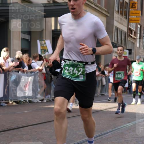 13.09.2026 - 21. swb-Marathon Bremen Strokosch-Dieckow http://msf.ph/oto/10428612 13.09.2026 13:08:28 Ziel 715, 1925, 3110, 3276, 3330, 4033, 5377, 5517, 5696, 6842, 6906, 7064, 7121, 8555, 9240, 9411, 9702, 9867, 9906, 9911, 339, 678, 1335, 1696, 2098, 2266, 2844, 3808, 4082, 4247, 4888, 5424, 5594, 8655, 9084, 9582 meine-sportfotos.de