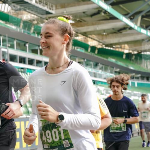 13.09.2026 - 21. swb-Marathon Bremen Michael Burmester http://msf.ph/oto/10428652 13.09.2026 13:26:32 Laufen im Stadion 186, 202, 364, 390, 530, 543, 645, 815, 818, 833, 966, 1077, 1283, 1410, 1412, 1443, 1459, 1473, 1487, 1504, 1530, 1561, 1618, 1700, 1744, 1828, 1830, 1953, 1961, 2058, 2059, 2273, 2298, 2308, 2309, 2354, 2382, 2384, 2388, 2404, 2428, 2507, 2508, 2542, 2558, 2576, 2582, 2591, 2592, 2656, 2675, 2725, 2748, 2752, 2762, 2817, 2875, 2878, 2896, 2923, 2965, 2970, 2981, 3045, 3047, 3050, 3062, 3084, 3097, 3142, 3172, 3184, 3259, 3329, 3359, 3433, 3540, 3592, 3629, 3756 meine-sportfotos.de