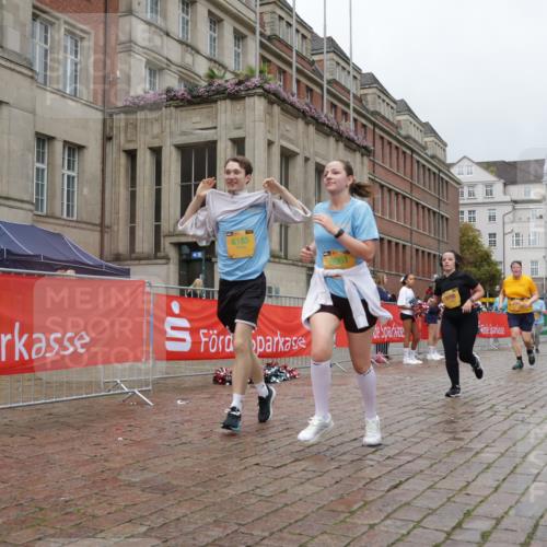 13.09.2026 - Kiel Lauf Yannick Fuchs http://msf.ph/oto/10428654 13.09.2026 11:08:54 Ziel 24, 25, 1226, 2250, 2951, 10813, 10928, 11674, 12334, 24, 25, 834, 1067, 1170, 2235, 2575, 3536, 3798, 4709, 5418, 5856, 6061, 6185, 6360, 6576, 6626, 6662, 7667, 9162, 9800, 10645, 10647, 11442, 1569, 1934, 3022, 3752, 4526, 6028, 7681, 8933, 9112, 9752, 9995, 12238, 12532, 3798, 5856, 6061, 6185, 7108, 7254, 10525 meine-sportfotos.de