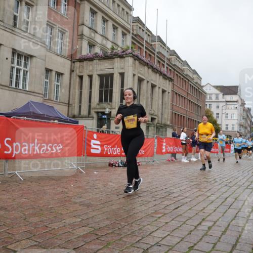 13.09.2026 - Kiel Lauf Yannick Fuchs http://msf.ph/oto/10428671 13.09.2026 11:08:56 Ziel 1226, 1569, 2250, 2951, 3022, 4526, 9752, 10813, 10928, 11674, 12334, 24, 25, 834, 1067, 1170, 2235, 2575, 3536, 3798, 4709, 5418, 6061, 6185, 6360, 6576, 6626, 6662, 7667, 9162, 9800, 10645, 10647, 11442, 1934, 3752, 6028, 7681, 8933, 9112, 9995, 12238, 12532, 3798, 5856, 6061, 6185, 7108, 7254, 10525 meine-sportfotos.de