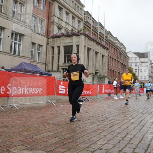 13.09.2026 - Kiel Lauf Yannick Fuchs http://msf.ph/oto/10428676 13.09.2026 11:08:56 Ziel 1226, 1569, 2250, 2951, 3022, 4526, 9752, 10813, 10928, 11674, 12334, 24, 25, 834, 1067, 1170, 2235, 2575, 3536, 3798, 4709, 5418, 6061, 6185, 6360, 6576, 6626, 6662, 7667, 9162, 9800, 10645, 10647, 11442, 1934, 3752, 6028, 7681, 8933, 9112, 9995, 12238, 12532, 3798, 5856, 6061, 6185, 7108, 7254, 10525 meine-sportfotos.de