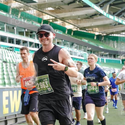 13.09.2026 - 21. swb-Marathon Bremen Michael Burmester http://msf.ph/oto/10428714 13.09.2026 13:26:34 Laufen im Stadion 186, 202, 364, 390, 530, 543, 645, 815, 818, 833, 966, 1077, 1283, 1410, 1412, 1443, 1459, 1473, 1487, 1504, 1530, 1561, 1608, 1618, 1700, 1744, 1828, 1830, 1953, 1961, 2058, 2059, 2273, 2298, 2308, 2309, 2354, 2382, 2384, 2388, 2404, 2428, 2507, 2508, 2542, 2558, 2576, 2582, 2591, 2592, 2656, 2675, 2725, 2748, 2752, 2762, 2817, 2875, 2878, 2896, 2923, 2965, 2970, 2981, 3045, 3047, 3050, 3062, 3073, 3084, 3097, 3142, 3172, 3184, 3259, 3329, 3359, 3433, 3540, 3592, 3629, 3756 meine-sportfotos.de