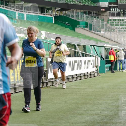 13.09.2026 - 21. swb-Marathon Bremen Michael Burmester http://msf.ph/oto/10428731 13.09.2026 10:54:56 Laufen im Stadion 12163, 10387, 10533, 10534, 10573, 10650, 10967, 10968, 11017, 11025, 11161, 11195, 11341, 11352, 11496, 11538, 11807, 12377, 12408, 12535, 12546 meine-sportfotos.de