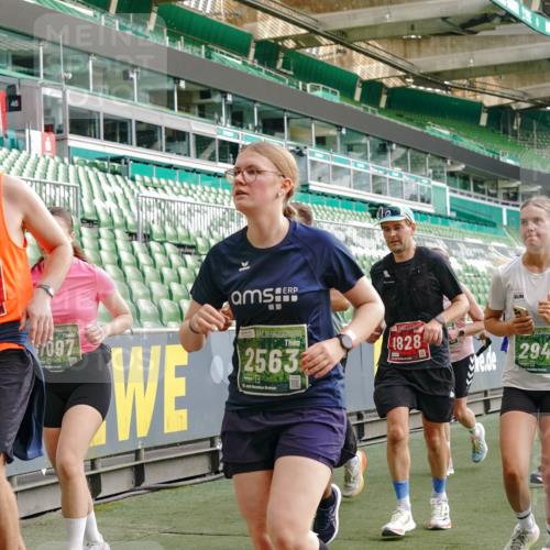 13.09.2026 - 21. swb-Marathon Bremen Michael Burmester http://msf.ph/oto/10428740 13.09.2026 13:26:35 Laufen im Stadion 186, 202, 364, 390, 530, 543, 645, 815, 818, 833, 966, 1077, 1283, 1410, 1412, 1443, 1459, 1473, 1487, 1504, 1530, 1561, 1608, 1618, 1700, 1744, 1828, 1953, 1961, 2058, 2059, 2273, 2298, 2308, 2309, 2354, 2382, 2384, 2388, 2404, 2428, 2507, 2508, 2542, 2558, 2576, 2582, 2591, 2592, 2656, 2675, 2725, 2748, 2752, 2762, 2817, 2875, 2878, 2896, 2923, 2965, 2970, 2981, 3045, 3047, 3050, 3062, 3073, 3084, 3097, 3142, 3172, 3184, 3259, 3329, 3359, 3433, 3540, 3592, 3629, 3756 meine-sportfotos.de