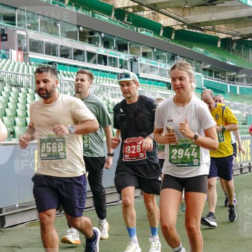 13.09.2026 - 21. swb-Marathon Bremen Michael Burmester http://msf.ph/oto/10428749 13.09.2026 13:26:35 Laufen im Stadion 186, 202, 364, 390, 530, 543, 645, 815, 818, 833, 966, 1077, 1283, 1410, 1412, 1443, 1459, 1473, 1487, 1504, 1530, 1561, 1608, 1618, 1700, 1744, 1828, 1953, 1961, 2058, 2059, 2273, 2298, 2308, 2309, 2354, 2382, 2384, 2388, 2404, 2428, 2507, 2508, 2542, 2558, 2576, 2582, 2591, 2592, 2656, 2675, 2725, 2748, 2752, 2762, 2817, 2875, 2878, 2896, 2923, 2965, 2970, 2981, 3045, 3047, 3050, 3062, 3073, 3084, 3097, 3142, 3172, 3184, 3259, 3329, 3359, 3433, 3540, 3592, 3629, 3756 meine-sportfotos.de