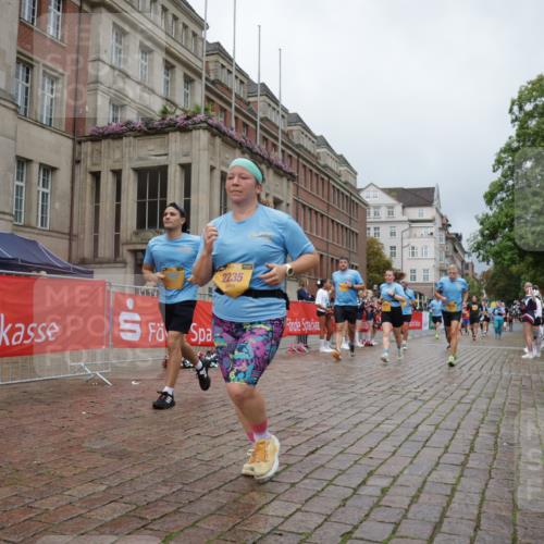13.09.2026 - Kiel Lauf Yannick Fuchs http://msf.ph/oto/10428751 13.09.2026 11:09:01 Ziel 1226, 1569, 3022, 3752, 4526, 6028, 7681, 9112, 9752, 10813, 11674, 12238, 12334, 24, 25, 834, 1067, 1170, 2235, 2250, 2575, 2951, 3536, 4709, 5418, 6576, 6626, 6662, 7667, 9162, 9800, 10645, 10647, 10928, 11442, 1934, 8637, 8933, 9995, 10184, 10253, 10262, 10263, 10268, 12532, 1067, 2235, 3536, 3798, 5856, 6061, 6185, 6360 meine-sportfotos.de
