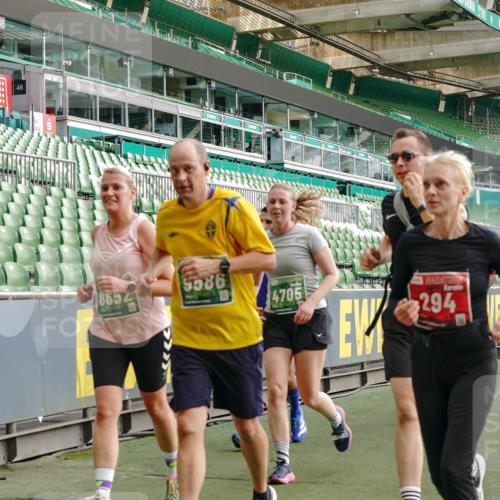 13.09.2026 - 21. swb-Marathon Bremen Michael Burmester http://msf.ph/oto/10428772 13.09.2026 13:26:37 Laufen im Stadion 186, 202, 364, 390, 530, 543, 645, 815, 818, 833, 966, 1077, 1283, 1410, 1412, 1443, 1459, 1473, 1487, 1530, 1561, 1608, 1618, 1700, 1744, 1828, 1953, 1961, 2058, 2059, 2273, 2298, 2308, 2309, 2354, 2382, 2384, 2388, 2404, 2428, 2507, 2508, 2542, 2558, 2576, 2582, 2591, 2592, 2656, 2675, 2725, 2748, 2752, 2762, 2817, 2875, 2878, 2896, 2923, 2965, 2970, 2981, 3045, 3047, 3050, 3062, 3073, 3084, 3097, 3172, 3184, 3259, 3329, 3359, 3433, 3540, 3592, 3629, 3756 meine-sportfotos.de