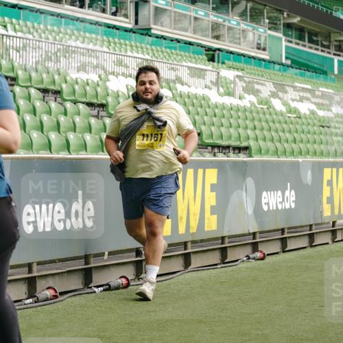 13.09.2026 - 21. swb-Marathon Bremen Michael Burmester http://msf.ph/oto/10428786 13.09.2026 10:55:00 Laufen im Stadion 12163, 10387, 10533, 10534, 10573, 10650, 10967, 10968, 11017, 11025, 11161, 11195, 11341, 11352, 11444, 11496, 11538, 11807, 12377, 12408, 12535, 12546 meine-sportfotos.de