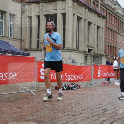 13.09.2026 - Kiel Lauf Yannick Fuchs http://msf.ph/oto/10428797 13.09.2026 11:09:06 Ziel 1569, 3022, 3752, 4526, 6028, 7681, 9112, 9752, 9995, 10813, 12238, 12532, 24, 25, 834, 1170, 1226, 2250, 2575, 2951, 4709, 6576, 6626, 6662, 9162, 9800, 10645, 10647, 10928, 11442, 11674, 12334, 607, 1934, 8637, 8922, 8933, 8979, 10184, 10253, 10262, 10263, 10268, 11889, 834, 1067, 2235, 2575, 3536, 5418, 6360, 6626, 7667 meine-sportfotos.de