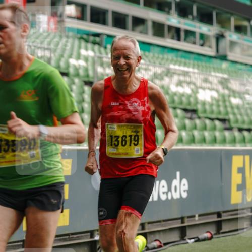 13.09.2026 - 21. swb-Marathon Bremen Michael Burmester http://msf.ph/oto/10428798 13.09.2026 10:19:53 Laufen im Stadion 10261, 10262, 10366, 10475, 10818, 10994, 11067, 11068, 11176, 11197, 11418, 11481, 11512, 11652, 12324, 12358, 12413, 12540, 13505, 13530, 13533, 13534, 13536, 13540, 13541, 13550, 13558, 13560, 13564, 13573, 13581, 13583, 13588, 13590, 13599, 13601, 13605, 13610, 13618, 13619, 13622, 13632, 13633, 13637, 13638, 13639, 10597, 12272, 13501, 13510, 13515, 13517, 13542, 13547, 13567, 13579, 13623, 13627, 13635 meine-sportfotos.de