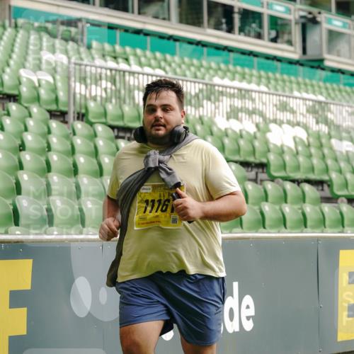 13.09.2026 - 21. swb-Marathon Bremen Michael Burmester http://msf.ph/oto/10428805 13.09.2026 10:55:01 Laufen im Stadion 12163, 10387, 10533, 10534, 10573, 10650, 10967, 10968, 11017, 11025, 11161, 11195, 11341, 11352, 11444, 11496, 11538, 11807, 12377, 12408, 12535, 12546 meine-sportfotos.de