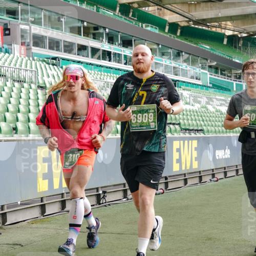 13.09.2026 - 21. swb-Marathon Bremen Michael Burmester http://msf.ph/oto/10428838 13.09.2026 13:26:39 Laufen im Stadion 186, 202, 364, 390, 530, 543, 645, 815, 818, 833, 966, 1077, 1283, 1410, 1412, 1443, 1459, 1473, 1487, 1530, 1561, 1608, 1618, 1700, 1744, 1828, 1953, 1961, 2058, 2059, 2273, 2298, 2308, 2309, 2382, 2384, 2388, 2404, 2428, 2507, 2508, 2542, 2558, 2576, 2582, 2591, 2592, 2656, 2675, 2725, 2748, 2752, 2762, 2817, 2875, 2878, 2923, 2965, 2970, 2981, 3045, 3047, 3050, 3062, 3073, 3084, 3097, 3172, 3184, 3259, 3329, 3359, 3433, 3540, 3592, 3629, 3756 meine-sportfotos.de