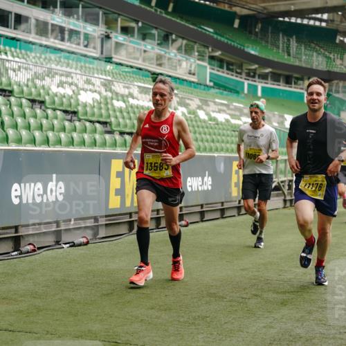 13.09.2026 - 21. swb-Marathon Bremen Michael Burmester http://msf.ph/oto/10428840 13.09.2026 10:19:55 Laufen im Stadion 10261, 10262, 10366, 10475, 10818, 10994, 11067, 11068, 11176, 11197, 11418, 11481, 11512, 11652, 12324, 12358, 12413, 12540, 13505, 13530, 13533, 13534, 13536, 13540, 13541, 13550, 13558, 13560, 13564, 13573, 13581, 13583, 13588, 13590, 13599, 13601, 13605, 13610, 13618, 13619, 13622, 13632, 13633, 13637, 13638, 13639, 10597, 12272, 13501, 13510, 13515, 13517, 13542, 13547, 13567, 13579, 13623, 13627, 13635 meine-sportfotos.de