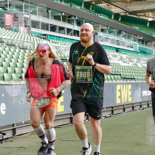 13.09.2026 - 21. swb-Marathon Bremen Michael Burmester http://msf.ph/oto/10428858 13.09.2026 13:26:40 Laufen im Stadion 186, 202, 364, 390, 530, 543, 645, 815, 818, 833, 966, 1077, 1283, 1410, 1412, 1443, 1459, 1473, 1487, 1530, 1561, 1608, 1618, 1700, 1744, 1828, 1953, 1961, 2058, 2059, 2273, 2298, 2308, 2309, 2382, 2384, 2388, 2404, 2428, 2507, 2508, 2542, 2558, 2576, 2582, 2591, 2592, 2656, 2675, 2725, 2748, 2752, 2762, 2817, 2875, 2878, 2923, 2965, 2970, 2981, 3045, 3047, 3050, 3062, 3073, 3084, 3097, 3172, 3184, 3259, 3329, 3359, 3433, 3540, 3592, 3629, 3756 meine-sportfotos.de