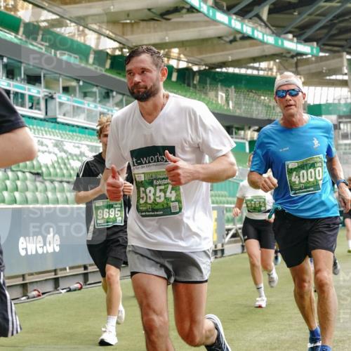 13.09.2026 - 21. swb-Marathon Bremen Michael Burmester http://msf.ph/oto/10428860 13.09.2026 13:03:04 Laufen im Stadion 150, 210, 488, 531, 596, 722, 725, 762, 881, 936, 940, 946, 1006, 1014, 1163, 1250, 1436, 1458, 1460, 1611, 1649, 1771, 2033, 2047, 2062, 2223, 2276, 2292, 2345, 2364, 2378, 2421, 2434, 2513, 2625, 2638, 2666, 2668, 2779, 2900, 2934, 2977, 2987, 3013, 3044, 3114, 3135, 3163, 3164, 3187, 3248, 3258, 3294, 3334, 3360, 3392, 3402, 3460, 3496, 3510, 3527, 3576, 3579, 3585, 3597, 3603, 3618, 3667, 3721, 3806, 3846, 3852, 3859, 3893, 3938, 3970, 3983, 4000, 4077, 4133, 4506, 4558 meine-sportfotos.de