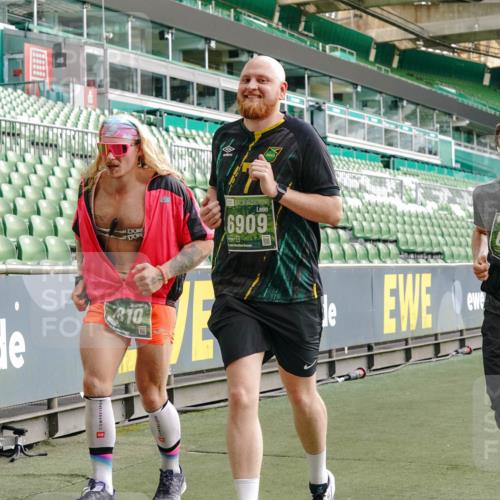 13.09.2026 - 21. swb-Marathon Bremen Michael Burmester http://msf.ph/oto/10428867 13.09.2026 13:26:40 Laufen im Stadion 186, 202, 364, 390, 530, 543, 645, 815, 818, 833, 966, 1077, 1283, 1410, 1412, 1443, 1459, 1473, 1487, 1530, 1561, 1608, 1618, 1700, 1744, 1828, 1953, 1961, 2058, 2059, 2273, 2298, 2308, 2309, 2382, 2384, 2388, 2404, 2428, 2507, 2508, 2542, 2558, 2576, 2582, 2591, 2592, 2656, 2675, 2725, 2748, 2752, 2762, 2817, 2875, 2878, 2923, 2965, 2970, 2981, 3045, 3047, 3050, 3062, 3073, 3084, 3097, 3172, 3184, 3259, 3329, 3359, 3433, 3540, 3592, 3629, 3756 meine-sportfotos.de