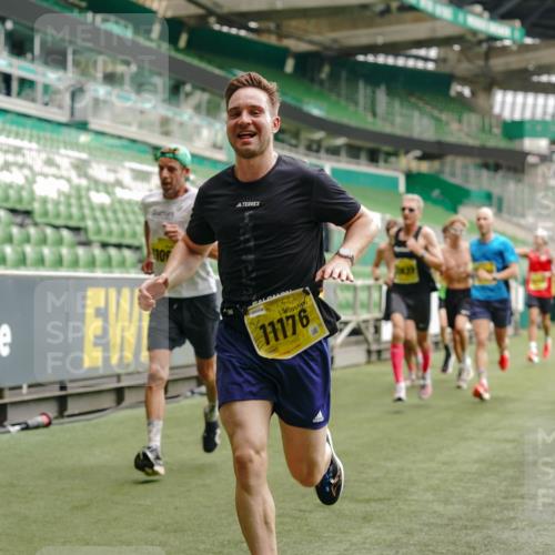 13.09.2026 - 21. swb-Marathon Bremen Michael Burmester http://msf.ph/oto/10428870 13.09.2026 10:19:56 Laufen im Stadion 10261, 10262, 10366, 10475, 10818, 10994, 11067, 11068, 11176, 11197, 11418, 11481, 11512, 11652, 11964, 12324, 12358, 12413, 12540, 13505, 13530, 13533, 13534, 13536, 13540, 13541, 13550, 13558, 13560, 13564, 13573, 13581, 13583, 13588, 13590, 13599, 13601, 13605, 13610, 13618, 13619, 13622, 13632, 13633, 13637, 13638, 13639, 10597, 12272, 13501, 13510, 13515, 13517, 13542, 13547, 13567, 13579, 13623, 13627, 13635 meine-sportfotos.de