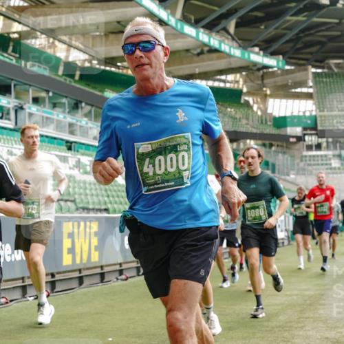 13.09.2026 - 21. swb-Marathon Bremen Michael Burmester http://msf.ph/oto/10428907 13.09.2026 13:03:05 Laufen im Stadion 150, 210, 488, 531, 596, 722, 725, 762, 881, 936, 940, 946, 1006, 1014, 1163, 1250, 1436, 1458, 1460, 1611, 1649, 1771, 2047, 2062, 2223, 2276, 2292, 2345, 2364, 2378, 2421, 2434, 2513, 2625, 2638, 2666, 2668, 2779, 2900, 2934, 2977, 2987, 3013, 3044, 3114, 3135, 3163, 3164, 3187, 3248, 3258, 3294, 3334, 3360, 3392, 3402, 3460, 3496, 3510, 3527, 3576, 3579, 3585, 3597, 3603, 3618, 3667, 3721, 3806, 3846, 3852, 3859, 3893, 3938, 3970, 3983, 4000, 4077, 4133, 4506, 4558 meine-sportfotos.de