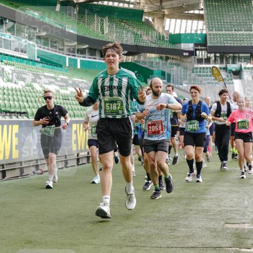 13.09.2026 - 21. swb-Marathon Bremen Michael Burmester http://msf.ph/oto/10428922 13.09.2026 13:26:42 Laufen im Stadion 186, 202, 364, 390, 530, 543, 645, 815, 818, 833, 966, 1077, 1283, 1410, 1412, 1443, 1459, 1473, 1487, 1530, 1561, 1608, 1618, 1700, 1744, 1769, 1828, 1953, 1961, 2058, 2273, 2298, 2308, 2309, 2382, 2384, 2388, 2404, 2428, 2507, 2508, 2542, 2558, 2576, 2582, 2591, 2592, 2656, 2675, 2725, 2748, 2752, 2762, 2817, 2875, 2878, 2923, 2965, 2970, 2981, 3045, 3047, 3050, 3062, 3073, 3084, 3097, 3172, 3184, 3259, 3329, 3359, 3433, 3540, 3592, 3629, 3756, 3907 meine-sportfotos.de
