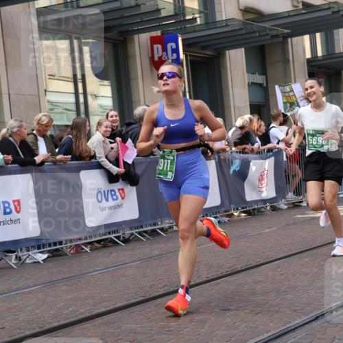 13.09.2026 - 21. swb-Marathon Bremen Strokosch-Dieckow http://msf.ph/oto/10428975 13.09.2026 13:08:45 Ziel 1925, 2287, 2291, 2909, 3330, 4384, 4898, 5383, 5517, 5636, 5696, 6906, 7262, 8120, 8830, 9867, 9904, 9906, 9911, 10044, 339, 715, 3110, 3276, 4033, 4082, 4888, 5377, 5424, 6842, 7064, 7121, 8555, 9084, 9240, 9411, 9702 meine-sportfotos.de