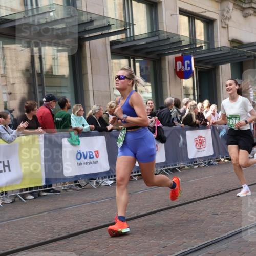 13.09.2026 - 21. swb-Marathon Bremen Strokosch-Dieckow http://msf.ph/oto/10428983 13.09.2026 13:08:45 Ziel 1925, 2287, 2291, 2909, 3330, 4384, 4898, 5383, 5517, 5636, 5696, 6906, 7262, 8120, 8830, 9867, 9904, 9906, 9911, 10044, 339, 715, 3110, 3276, 4033, 4082, 4888, 5377, 5424, 6842, 7064, 7121, 8555, 9084, 9240, 9411, 9702 meine-sportfotos.de