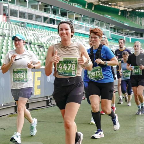 13.09.2026 - 21. swb-Marathon Bremen Michael Burmester http://msf.ph/oto/10429007 13.09.2026 13:26:46 Laufen im Stadion 186, 202, 357, 364, 390, 530, 543, 597, 645, 833, 966, 1077, 1283, 1410, 1412, 1443, 1459, 1473, 1487, 1530, 1608, 1618, 1700, 1744, 1769, 1828, 1953, 1961, 2058, 2273, 2298, 2308, 2309, 2382, 2384, 2388, 2404, 2428, 2507, 2508, 2542, 2558, 2576, 2582, 2591, 2592, 2656, 2675, 2725, 2748, 2762, 2817, 2875, 2878, 2923, 2965, 2970, 2981, 3045, 3047, 3050, 3062, 3073, 3084, 3097, 3172, 3184, 3219, 3359, 3433, 3540, 3592, 3629, 3756, 3907, 3978 meine-sportfotos.de