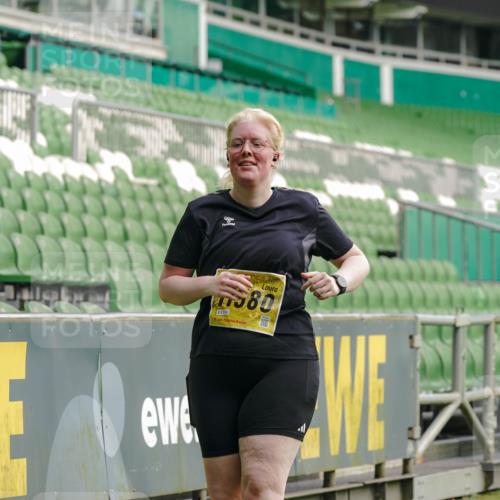 13.09.2026 - 21. swb-Marathon Bremen Michael Burmester http://msf.ph/oto/10429018 13.09.2026 11:05:54 Laufen im Stadion 11523, 11580, 12562 meine-sportfotos.de