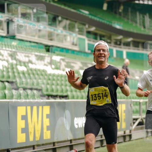 13.09.2026 - 21. swb-Marathon Bremen Michael Burmester http://msf.ph/oto/10429020 13.09.2026 10:20:12 Laufen im Stadion 10261, 10262, 10366, 10475, 10818, 10961, 10994, 11067, 11068, 11176, 11197, 11418, 11481, 11512, 11652, 11964, 12289, 12324, 12358, 12413, 12540, 13505, 13514, 13530, 13534, 13540, 13541, 13550, 13558, 13560, 13581, 13583, 13588, 13590, 13599, 13601, 13605, 13610, 13618, 13619, 13622, 13633, 13637, 13638, 10597, 12272, 13501, 13510, 13515, 13517, 13522, 13542, 13547, 13561, 13567, 13579, 13623, 13635 meine-sportfotos.de