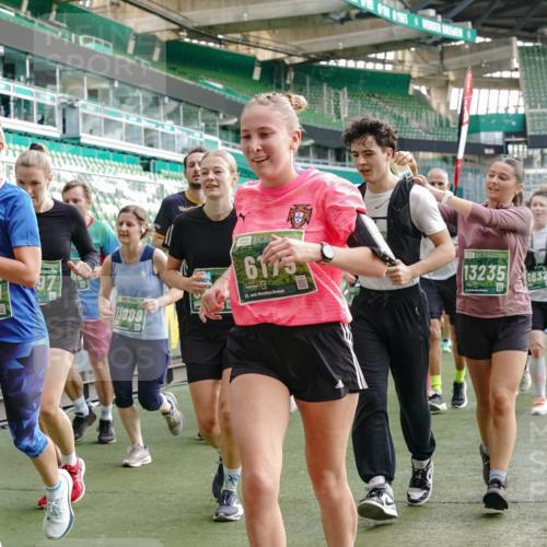 13.09.2026 - 21. swb-Marathon Bremen Michael Burmester http://msf.ph/oto/10429023 13.09.2026 13:26:47 Laufen im Stadion 186, 202, 357, 364, 390, 530, 543, 597, 645, 833, 966, 1077, 1283, 1410, 1412, 1443, 1459, 1473, 1487, 1530, 1608, 1618, 1700, 1744, 1769, 1828, 1953, 1961, 2058, 2273, 2298, 2308, 2309, 2382, 2384, 2388, 2404, 2428, 2507, 2508, 2542, 2558, 2576, 2582, 2591, 2592, 2656, 2675, 2725, 2748, 2762, 2817, 2875, 2878, 2923, 2965, 2970, 2981, 3045, 3047, 3050, 3062, 3073, 3084, 3097, 3172, 3184, 3219, 3359, 3433, 3540, 3592, 3629, 3756, 3907, 3978 meine-sportfotos.de
