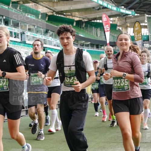 13.09.2026 - 21. swb-Marathon Bremen Michael Burmester http://msf.ph/oto/10429062 13.09.2026 13:26:48 Laufen im Stadion 186, 202, 357, 364, 390, 530, 543, 597, 645, 833, 966, 1077, 1283, 1410, 1412, 1443, 1459, 1473, 1487, 1530, 1608, 1618, 1700, 1744, 1769, 1828, 1953, 1961, 2058, 2273, 2298, 2308, 2309, 2382, 2384, 2388, 2404, 2428, 2507, 2508, 2542, 2558, 2576, 2582, 2592, 2656, 2675, 2725, 2748, 2762, 2817, 2875, 2876, 2923, 2965, 2970, 2981, 3045, 3047, 3050, 3062, 3073, 3084, 3097, 3172, 3184, 3219, 3359, 3433, 3540, 3592, 3629, 3756, 3907, 3978 meine-sportfotos.de