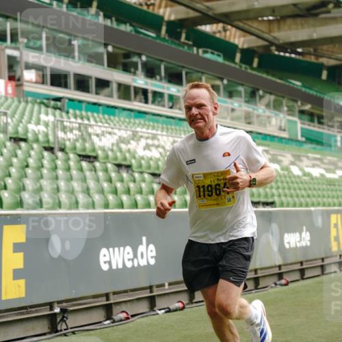 13.09.2026 - 21. swb-Marathon Bremen Michael Burmester http://msf.ph/oto/10429080 13.09.2026 10:20:14 Laufen im Stadion 10261, 10262, 10366, 10475, 10818, 10961, 10994, 11067, 11068, 11176, 11197, 11418, 11481, 11512, 11652, 11964, 12289, 12324, 12358, 12413, 12540, 13505, 13514, 13530, 13534, 13540, 13541, 13550, 13558, 13560, 13581, 13583, 13588, 13590, 13599, 13601, 13605, 13610, 13618, 13619, 13622, 13633, 13637, 10597, 12272, 13501, 13510, 13515, 13517, 13522, 13542, 13547, 13561, 13567, 13579, 13623, 13635 meine-sportfotos.de