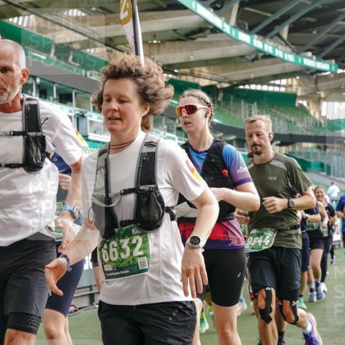 13.09.2026 - 21. swb-Marathon Bremen Michael Burmester http://msf.ph/oto/10429106 13.09.2026 13:26:51 Laufen im Stadion 186, 202, 357, 364, 390, 530, 543, 597, 645, 833, 966, 1077, 1283, 1410, 1412, 1443, 1459, 1473, 1487, 1530, 1608, 1618, 1700, 1744, 1769, 1828, 1953, 1961, 2058, 2273, 2298, 2308, 2309, 2382, 2384, 2388, 2404, 2428, 2507, 2508, 2542, 2558, 2576, 2582, 2592, 2656, 2675, 2725, 2748, 2762, 2817, 2875, 2876, 2923, 2965, 2970, 2981, 3045, 3047, 3050, 3062, 3073, 3084, 3097, 3172, 3184, 3219, 3359, 3433, 3540, 3592, 3629, 3756, 3907, 3978 meine-sportfotos.de