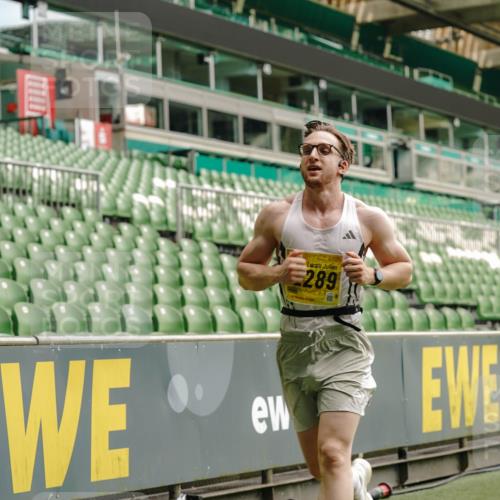 13.09.2026 - 21. swb-Marathon Bremen Michael Burmester http://msf.ph/oto/10429133 13.09.2026 10:20:16 Laufen im Stadion 10261, 10262, 10366, 10475, 10818, 10961, 10994, 11067, 11068, 11176, 11197, 11418, 11481, 11512, 11652, 11964, 12289, 12324, 12358, 12413, 12540, 13505, 13514, 13530, 13534, 13540, 13541, 13550, 13558, 13560, 13581, 13583, 13588, 13590, 13599, 13601, 13605, 13610, 13619, 13622, 13633, 13637, 10597, 12272, 13501, 13510, 13515, 13517, 13522, 13542, 13547, 13561, 13567, 13579, 13623, 13635 meine-sportfotos.de