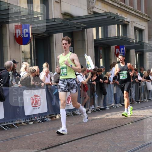 13.09.2026 - 21. swb-Marathon Bremen Strokosch-Dieckow http://msf.ph/oto/10429147 13.09.2026 13:08:53 Ziel 1034, 1241, 1925, 2287, 2291, 2909, 3197, 4384, 4895, 4898, 5383, 5636, 7262, 8120, 8759, 8830, 9866, 9904, 10044, 715, 1925, 3110, 3276, 3330, 4033, 5377, 5517, 5696, 6842, 6906, 7064, 7121, 8555, 9240, 9411, 9702, 9867, 9906, 9911 meine-sportfotos.de