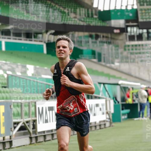 13.09.2026 - 21. swb-Marathon Bremen Michael Burmester http://msf.ph/oto/10429152 13.09.2026 11:54:30 Laufen im Stadion 133 meine-sportfotos.de