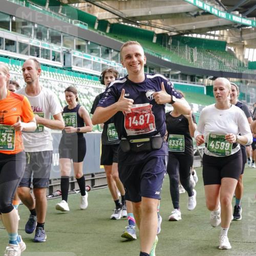 13.09.2026 - 21. swb-Marathon Bremen Michael Burmester http://msf.ph/oto/10429155 13.09.2026 13:26:53 Laufen im Stadion 186, 202, 357, 364, 390, 530, 543, 597, 645, 833, 966, 1077, 1283, 1410, 1412, 1443, 1459, 1473, 1487, 1530, 1608, 1618, 1700, 1744, 1769, 1828, 1953, 1961, 2058, 2273, 2298, 2308, 2309, 2382, 2384, 2388, 2404, 2428, 2507, 2508, 2542, 2558, 2576, 2582, 2592, 2656, 2675, 2725, 2748, 2762, 2817, 2875, 2876, 2923, 2965, 2970, 3045, 3047, 3050, 3062, 3073, 3084, 3097, 3172, 3184, 3219, 3359, 3433, 3540, 3592, 3629, 3756, 3885, 3907, 3978 meine-sportfotos.de