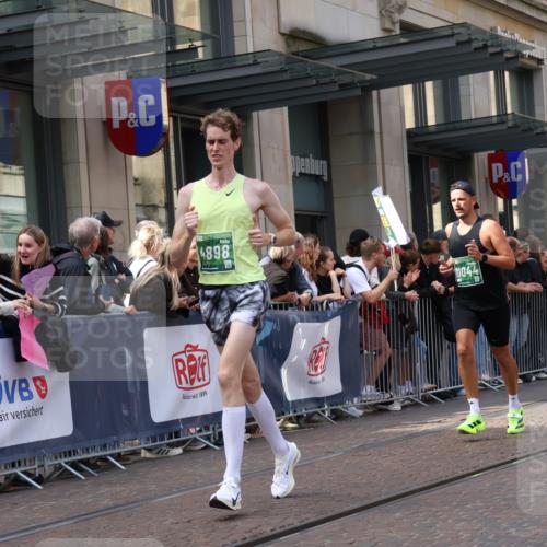13.09.2026 - 21. swb-Marathon Bremen Strokosch-Dieckow http://msf.ph/oto/10429156 13.09.2026 13:08:53 Ziel 1034, 1241, 1925, 2287, 2291, 2909, 3197, 4384, 4895, 4898, 5383, 5636, 7262, 8120, 8759, 8830, 9866, 9904, 10044, 715, 1925, 3110, 3276, 3330, 4033, 5377, 5517, 5696, 6842, 6906, 7064, 7121, 8555, 9240, 9411, 9702, 9867, 9906, 9911 meine-sportfotos.de