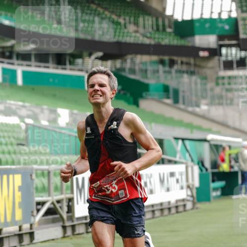 13.09.2026 - 21. swb-Marathon Bremen Michael Burmester http://msf.ph/oto/10429160 13.09.2026 11:54:30 Laufen im Stadion 133 meine-sportfotos.de