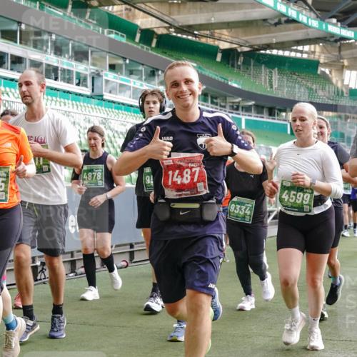 13.09.2026 - 21. swb-Marathon Bremen Michael Burmester http://msf.ph/oto/10429162 13.09.2026 13:26:53 Laufen im Stadion 186, 202, 357, 364, 390, 530, 543, 597, 645, 833, 966, 1077, 1283, 1410, 1412, 1443, 1459, 1473, 1487, 1530, 1608, 1618, 1700, 1744, 1769, 1828, 1953, 1961, 2058, 2273, 2298, 2308, 2309, 2382, 2384, 2388, 2404, 2428, 2507, 2508, 2542, 2558, 2576, 2582, 2592, 2656, 2675, 2725, 2748, 2762, 2817, 2875, 2876, 2923, 2965, 2970, 3045, 3047, 3050, 3062, 3073, 3084, 3097, 3172, 3184, 3219, 3359, 3433, 3540, 3592, 3629, 3756, 3885, 3907, 3978 meine-sportfotos.de