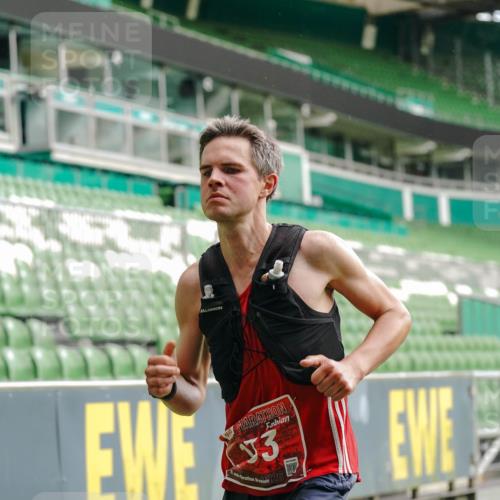 13.09.2026 - 21. swb-Marathon Bremen Michael Burmester http://msf.ph/oto/10429172 13.09.2026 11:54:31 Laufen im Stadion 133 meine-sportfotos.de
